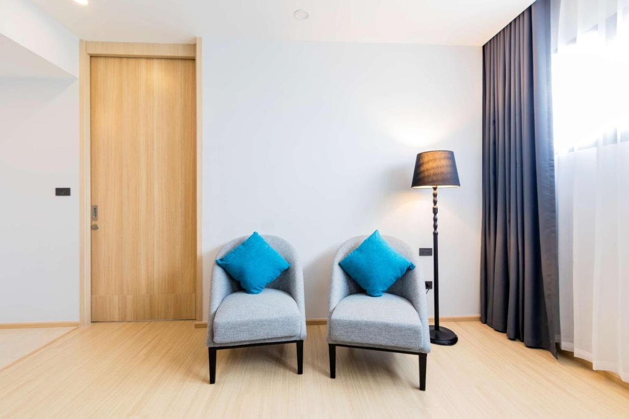 Two-Bedroom Suite One Queen Bed Twin Beds Non-Smoking